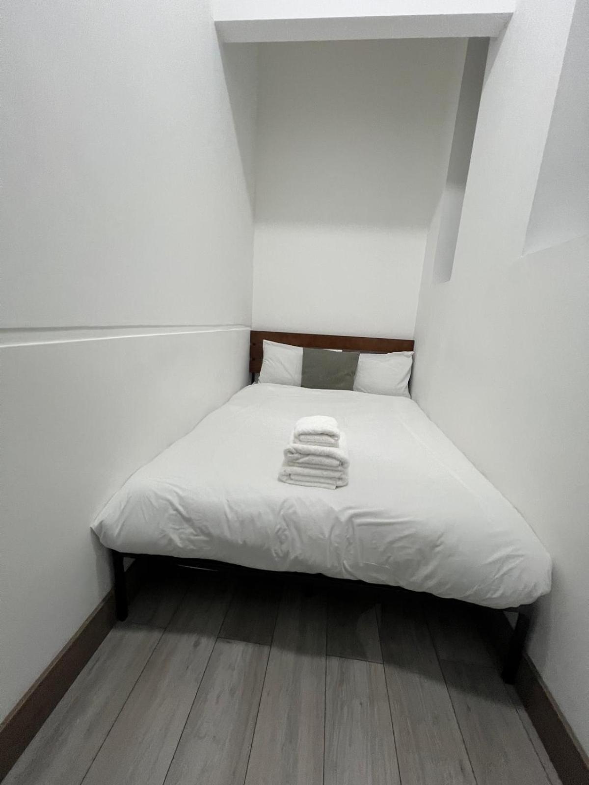 Modern 2bed Flat Chiswick Londra